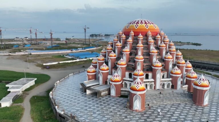 Masjid 99 Kubah Asmaul Husna, Ikon Wisata Religi Makassar