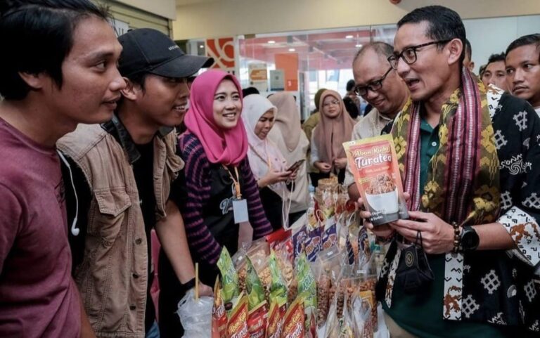 Menparekraf Resmikan Sentra Oleh-Oleh New Makassar Mall