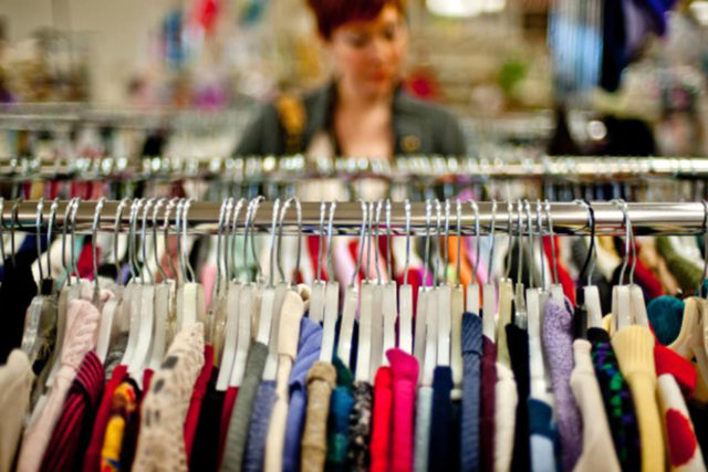 Trend Thrifting, Pemerintah Larang Impor Baju Bekas